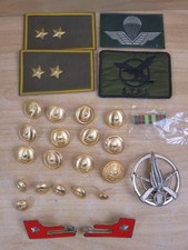 Lotto di vecchio FREGIO DISTINTIVO basco FANTERIA PARACADUTISTI ESERCITO bottoni