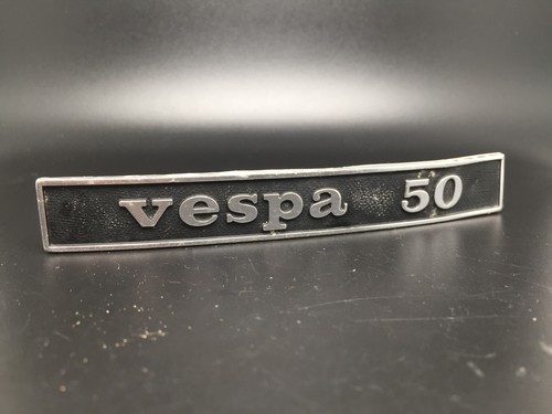 Piaggio vespa logo - vespa,