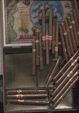 Scatola pregiata commemorativa  in legno di importazione, con 25 sigari