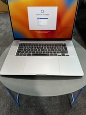 Apple MacBook Pro 16" Forbice