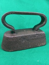 Antico e raro ferro da stiro