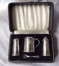 Set tre pezzi in argento massiccio 1959. Sale al pepe senape di Emile Viner 227g