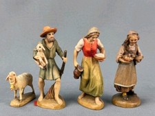 Quattro piccole figurine, 3