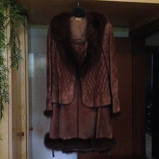 completo in vera pelle e pelliccia