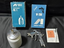 Pistola a spruzzo ANEST IWATA W-200 (W-200-202S) con contenitore PC-1