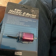 E-Flite EFLM3000 Hacker Serie