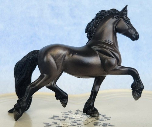 Breyer 2006 frisone nero - breyer,