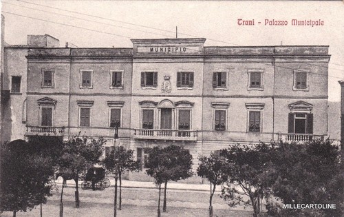 Trani palazzo municipale - trani:,