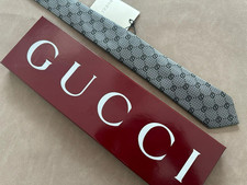 Cravatta uomo Gucci modello GG