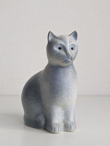 Vintage cat feline figurine - cat,