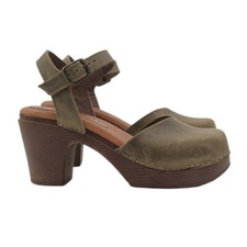 Zoccoli verdi in pelle con