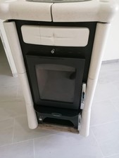 stufa a legna. praticamente nuova usate 2 3 volte 