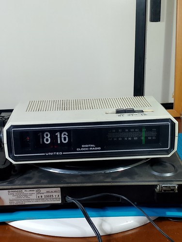 Radio sveglia vintage - radio, united