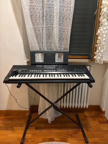 Pianola yamaha con piede - , e