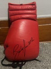 Guantone da boxe autografato