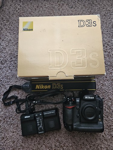 Nikon d3s 1mp digital slr - 12.1mp,
