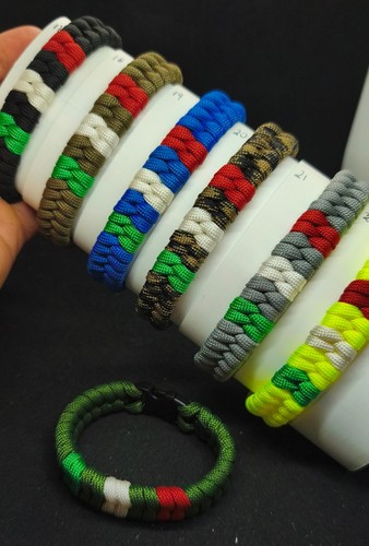 Bracciali paracord - in,