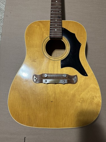 Chitarra acustica vintage