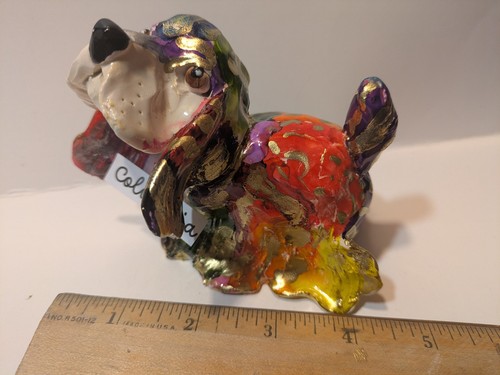 Scultura per cani colorata