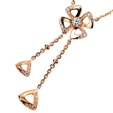 Collana con ciondolo in