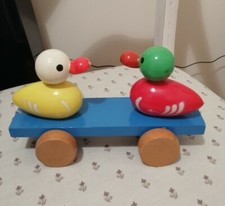 Vecchio giocattolo in legno