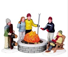 Lemax set of 5 fire pit 04223