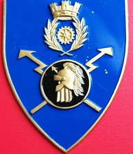 CREST MILITARY BADGE PLATE