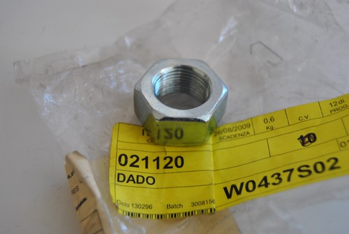 Dado mozzo posteriore - , rear