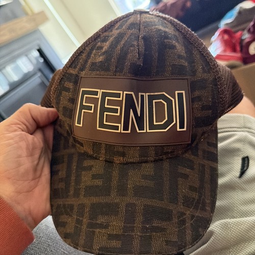 Cappello fendi - cappello,