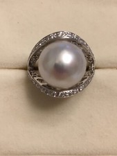 Anello con Perla Australiana e Brillanti - Oro Bianco 18k