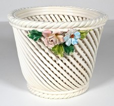 Porta vaso in ceramica, stile capodimonte