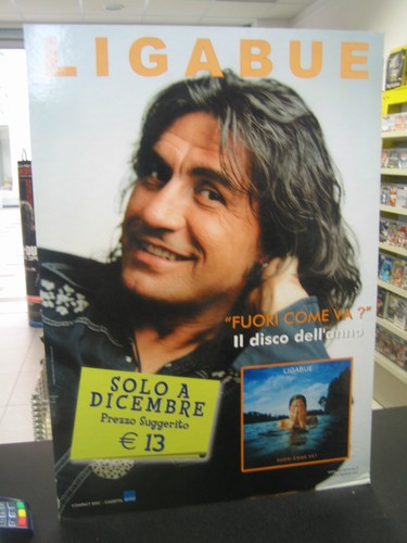 Ligabue fuori come - ligabue,