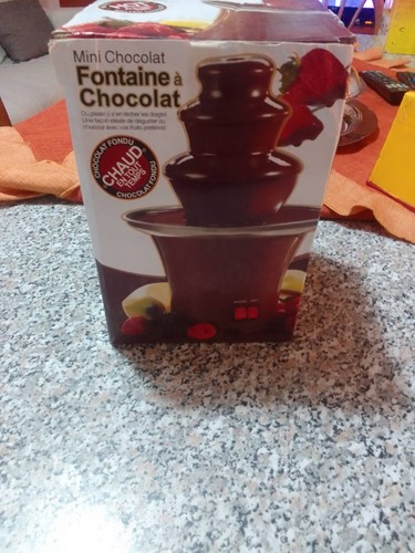 Piccola fontana cioccolato - fontana, cioccolato.