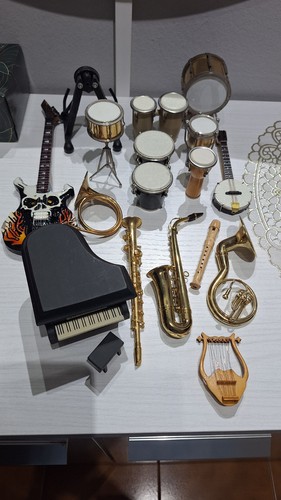 Strumenti musicali miniatura