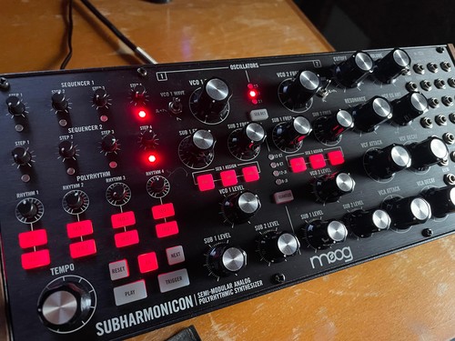 Moog subharmonicon polyrythmic - subharmonicon,