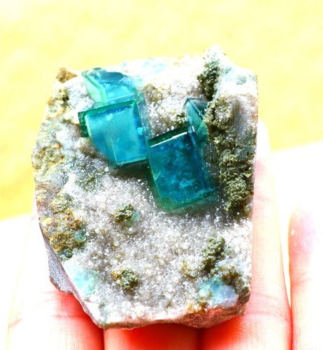 Esemplare minerale cristallo