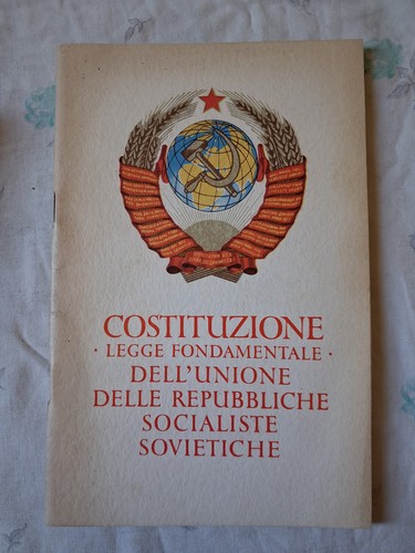 Costituzione legge - costituzione.,