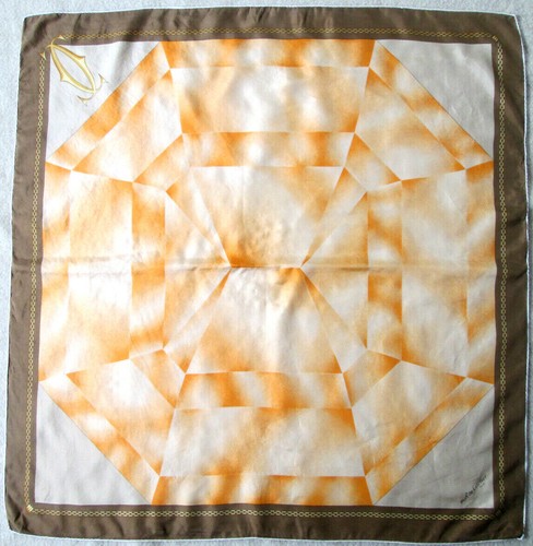 Superbe foulard must - must, de
