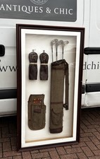 Antico espositore da golf, mazze in hickory e vecchia borsa e accessibilità