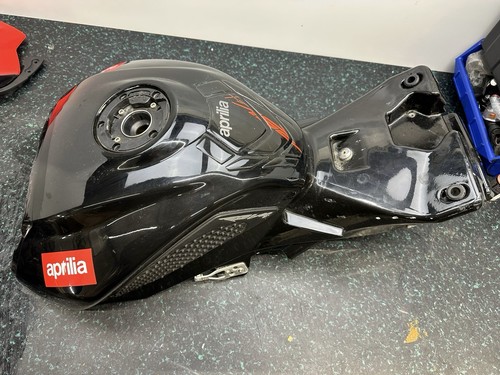 Aprilia rsv4 1000 factory - rsv4,