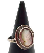 ANELLO D'EPOCA CON MICRO CAMMEO IN MADREPERLA