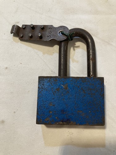 Vecchio lucchetto ferro con - ferro,