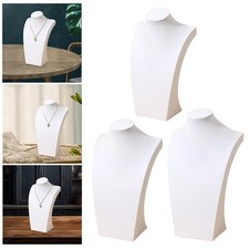 Display di gioielleria collana