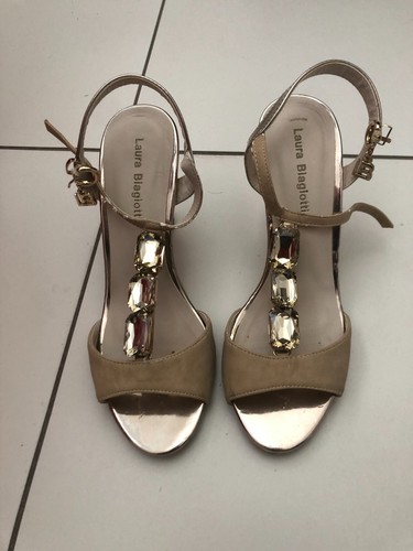 Sandalo con tacco - beige, laura