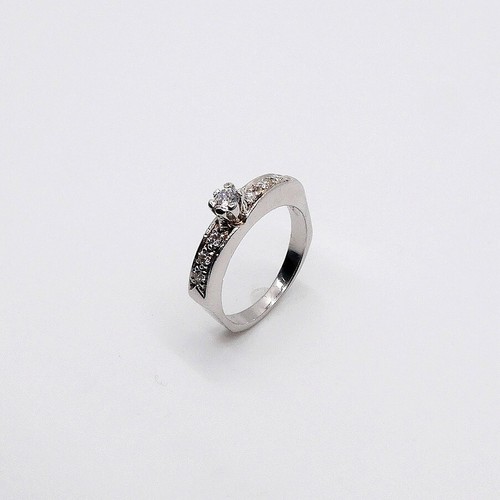 Solitario con zircone - con, in
