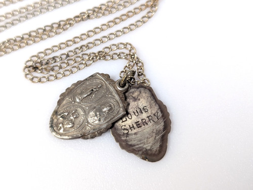 Collana con ciondolo antica