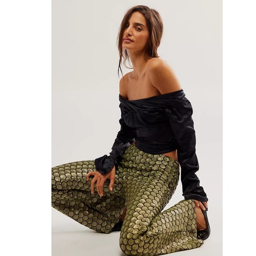Pantaloni svasati con