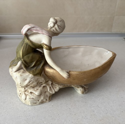 Figura femminile con - femminile,