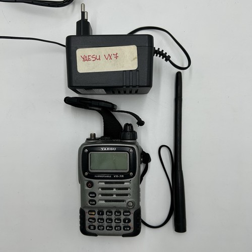 Yaesu handheld ham radio - vx-7r,