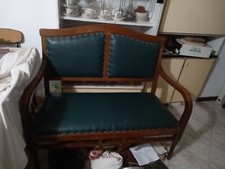 divano antico Primissimi '900 rifoderato in sky e restaurato. Nella seduta e ne